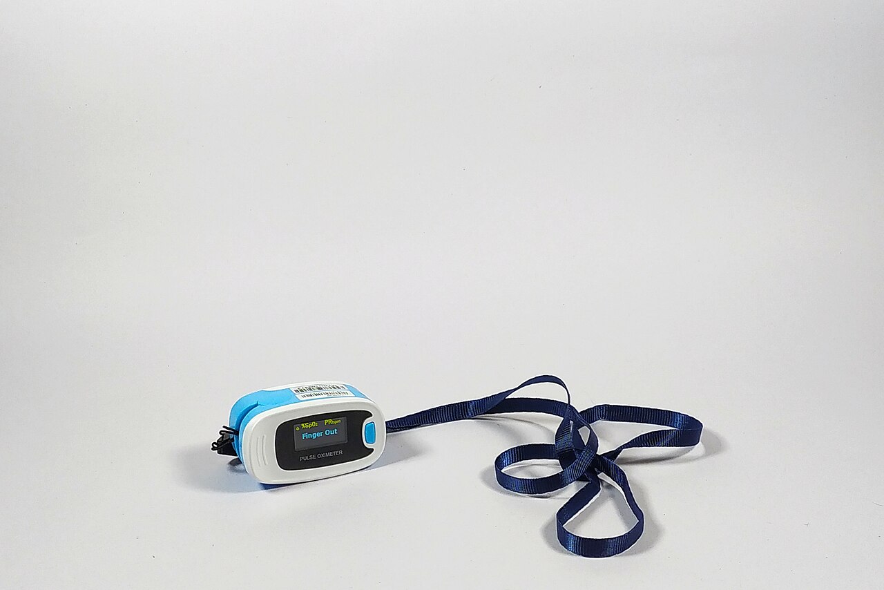 血氧仪读数为何需要结合情境：从 2025 年 FDA 草案说起